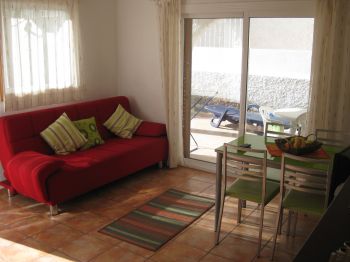 Alquilo apartamento con jardín privado (5)