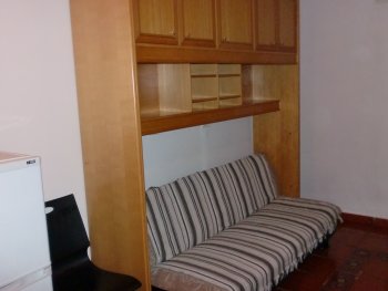 salon con sofá cama