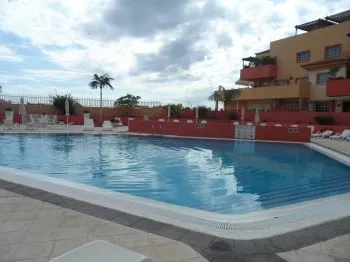 Se alquila apartamento de 1 habitacion con unas vistas impresionan (5)