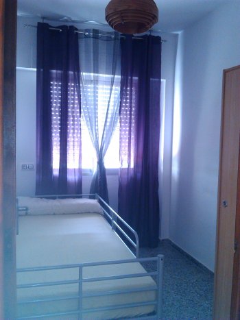 Apartamento a 30 m de la playa, pequeñas vistas frente al mar. (4)