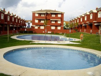 CHALET ADOSADO EN CAMPO DE GOLF