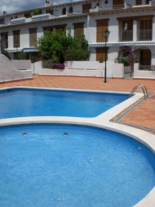 bonita casa con piscina en alquiler (4) 