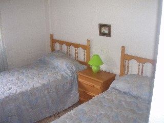 Alquilo apartamento de tres dormitorios con piscina y tenis en Gan (5)