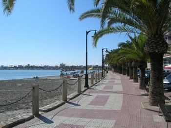EN ALQUILER HERMOSO PISO A ESCASOS METROS DE LA PLAYA EN LO PAGÁN