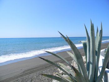 Estupendo piso de nueva construcción en primera linea de playa
