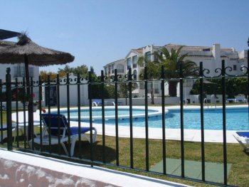 Apartamento en San Pedro de Alcantara, Urbanización con todo. (2)