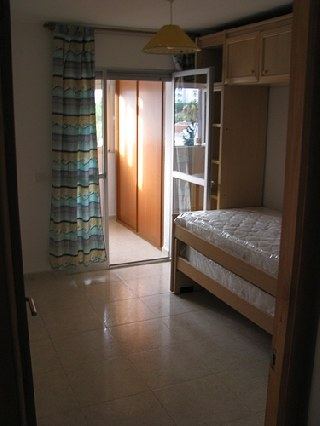 dormitorio con dos camas de 90 cm.