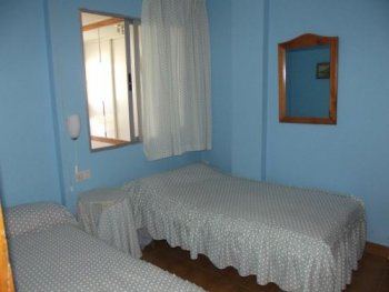 Apartamento 1º línea de la playa,  para hasta 8 personas, con pisc (3)