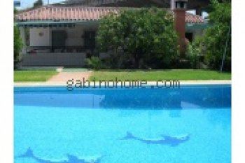 Alquilo chalet lujoso con piscina, ´cerca playa centrica de estepona, con 4 dormitorios, 10 personas capacidad