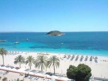 Apartamento modernizado 1° linea de playa magaluf excelentes vista (1)