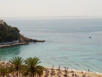 Apartamento modernizado 1° linea de playa magaluf excelentes vista (2)