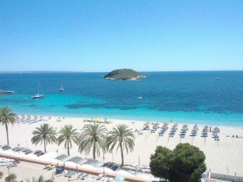 Apartamento modernizado 1° linea de playa magaluf excelentes vistas