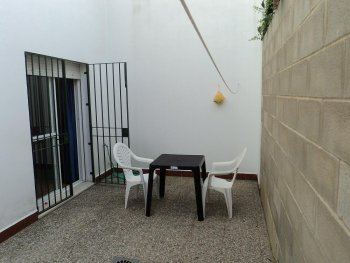 Casa adosada con patio interior cercana a las playas (5)