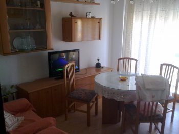 Se alquila apartamento en villajoyosa (1)