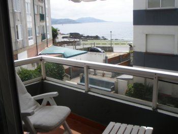 Se alquila apartamento en panxon en 1a linea de playa. (2)