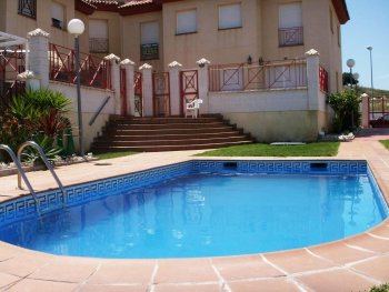 Casa en costa del sol, playa benajarafe (malaga). 350 eu veraneo