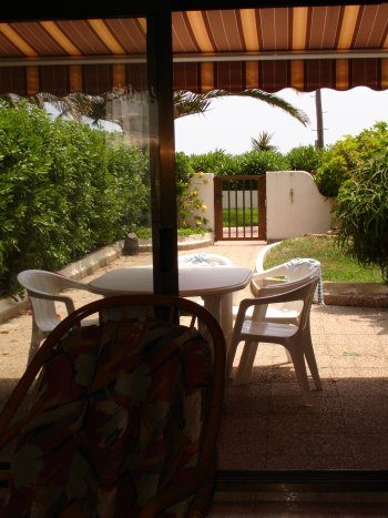 TERRAZA FRENTE AL MAR