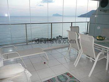 Apto. en calpe lujo junto al mar para 2/4pax. fantásticas vistas, urb.privada con piscina al borde del mar, padel, club social con restaurante, etc.