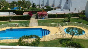 Vista piscina completa