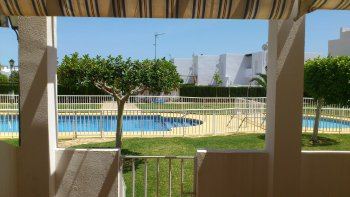 Vista piscina trasera