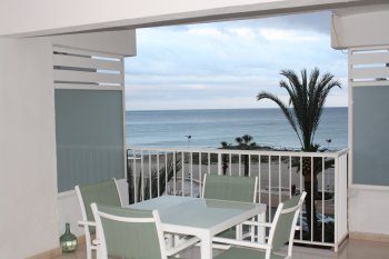 Apartamento en 1ª linea de playa (1)