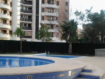Precioso piso con piscina y gran terraza cerca del centro