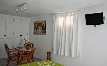  (1)