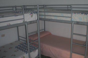 Alquiler de temporada vivienda a pie de playa tranquila y familiar (4)