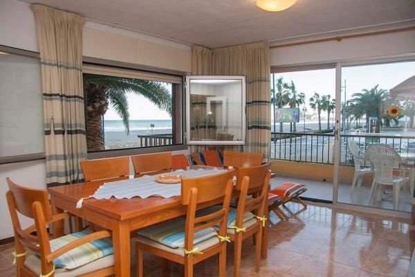 Apartamento 1ª linea de playa alquiler puentes y fines de semana a muy buen precio