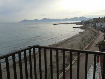 Apartamento en primera linea de playa. (1)
