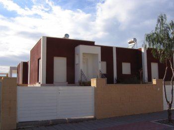 Chalet pareado en urbanización con campo de golf