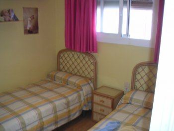 Se alqila!!!!  350 euros!!!!! 15 metros de la playa primera linea  (4)