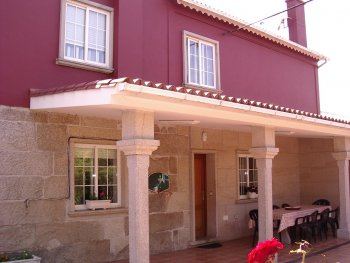 Vivienda de dos plantas entre marín y bueu