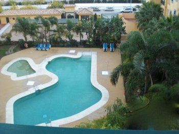 Muy bonito  apartamento con vistas frontales al mar en unos pasos  (4)