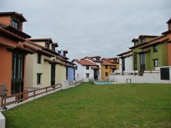 Duplex con piscina, colombres (1)