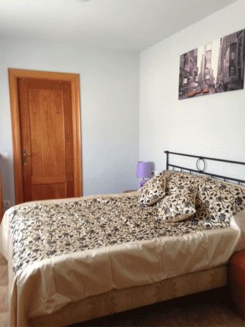Alquilo nuevo apartamento con plaza de pk a 400m del mar , centrico.