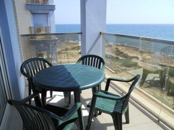 Apartamento de 2 dormitorios, 2 baños a.a a pie de playa (2)