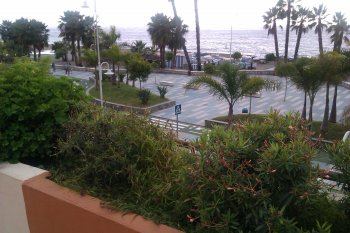 Apartamento primera linea de playa con piscina y tenis (2)