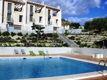 piscina comÃºn en urbanizaciÃ³n muy tranquila