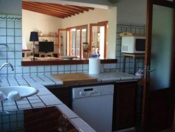 Casa ones de mar, con jardín y piscina a10 min de la playa. (4)