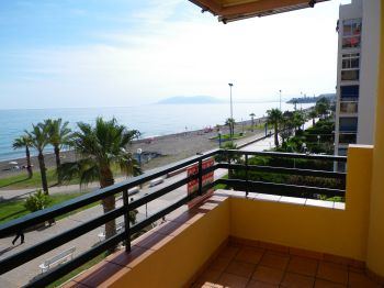 Paseo marítimo con aparcamiento