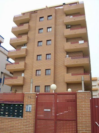 Venta y alquiler vacacional de apartamento en playa (1)