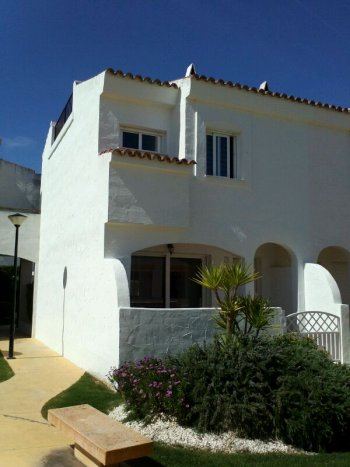 Dúplex adosado en rota-costa ballena