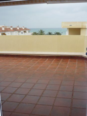 TERRAZA AL MAR