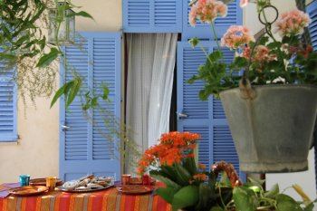 Cas margalida, renovated village house with garden and childrens pool, 5 minutes from the historic center.