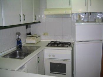 Alquiler ático 2 dorm, a 50 metros de playa. (4)