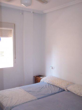 Piso en residencia familial con piscina a 200m de la playa (4)
