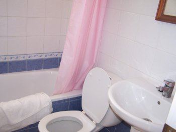 Piso en residencia familial con piscina a 200m de la playa (2)