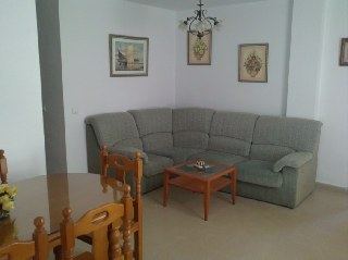 ALQUILO PISO ENTRE JUNIO Y SEPTIEMBRE EN TORREBENAGALBON (RINCON DE LA VICTORIA, MALAGA)