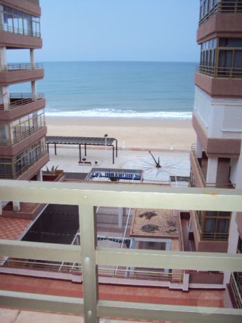 Alquiler de apartamento en Matalascañas. Primera línea de playa.